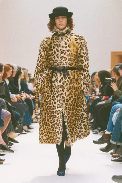 Look 24